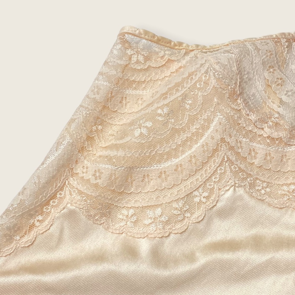Vintage Carriage Court Cream Blush Satin Slip 32 - Picture 5 of 15